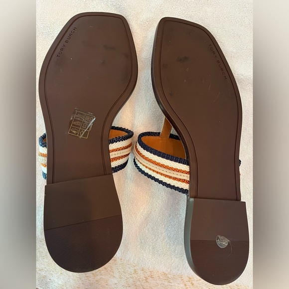 Tory Burch Beige and Navy Sandals with Gold Details - Picture 3 of 5